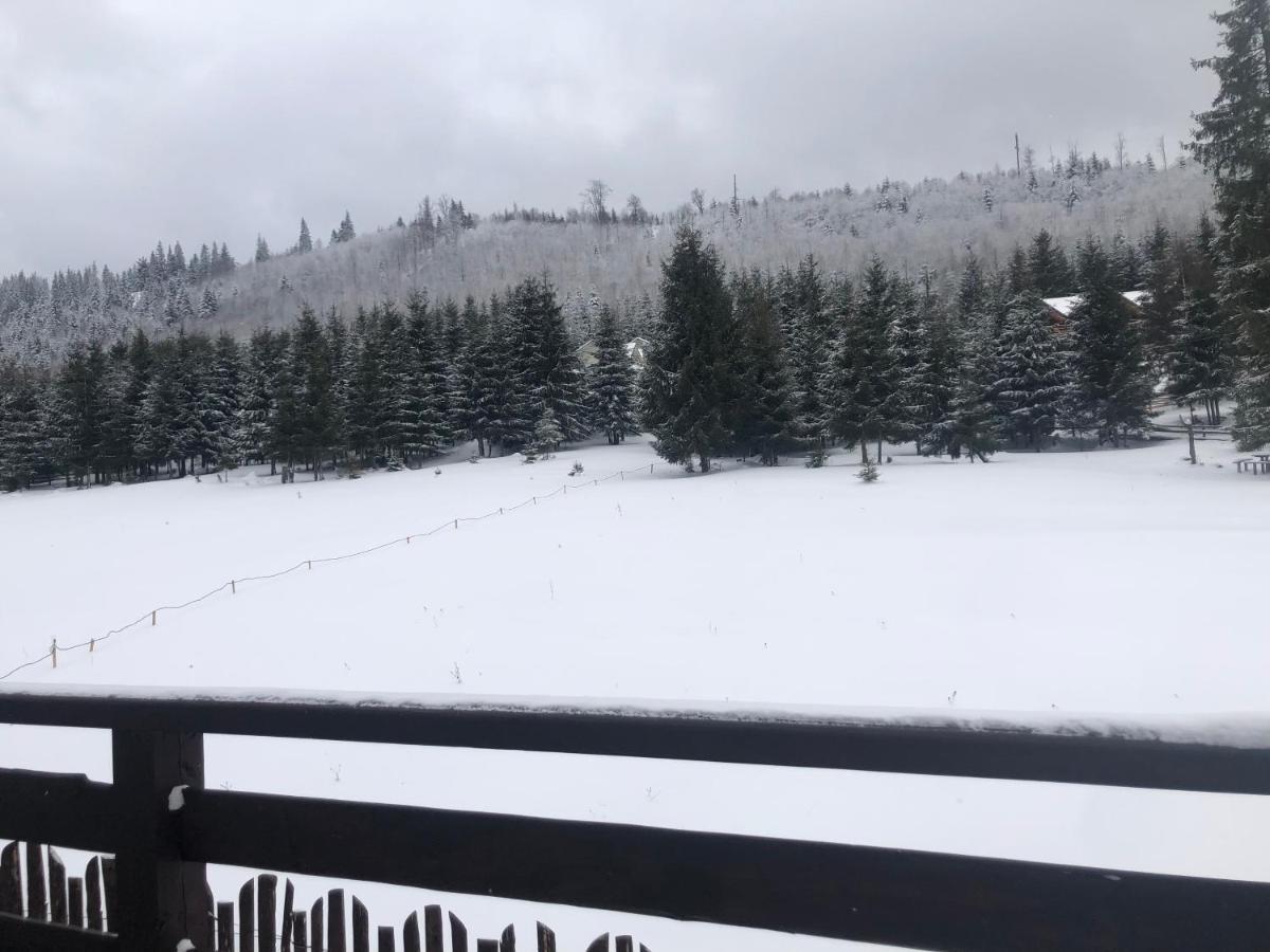 Гостьовий Дім Круасан Сімейний Bukovel Exteriör bild